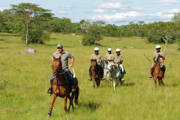 horseback-riding-mburo (1)